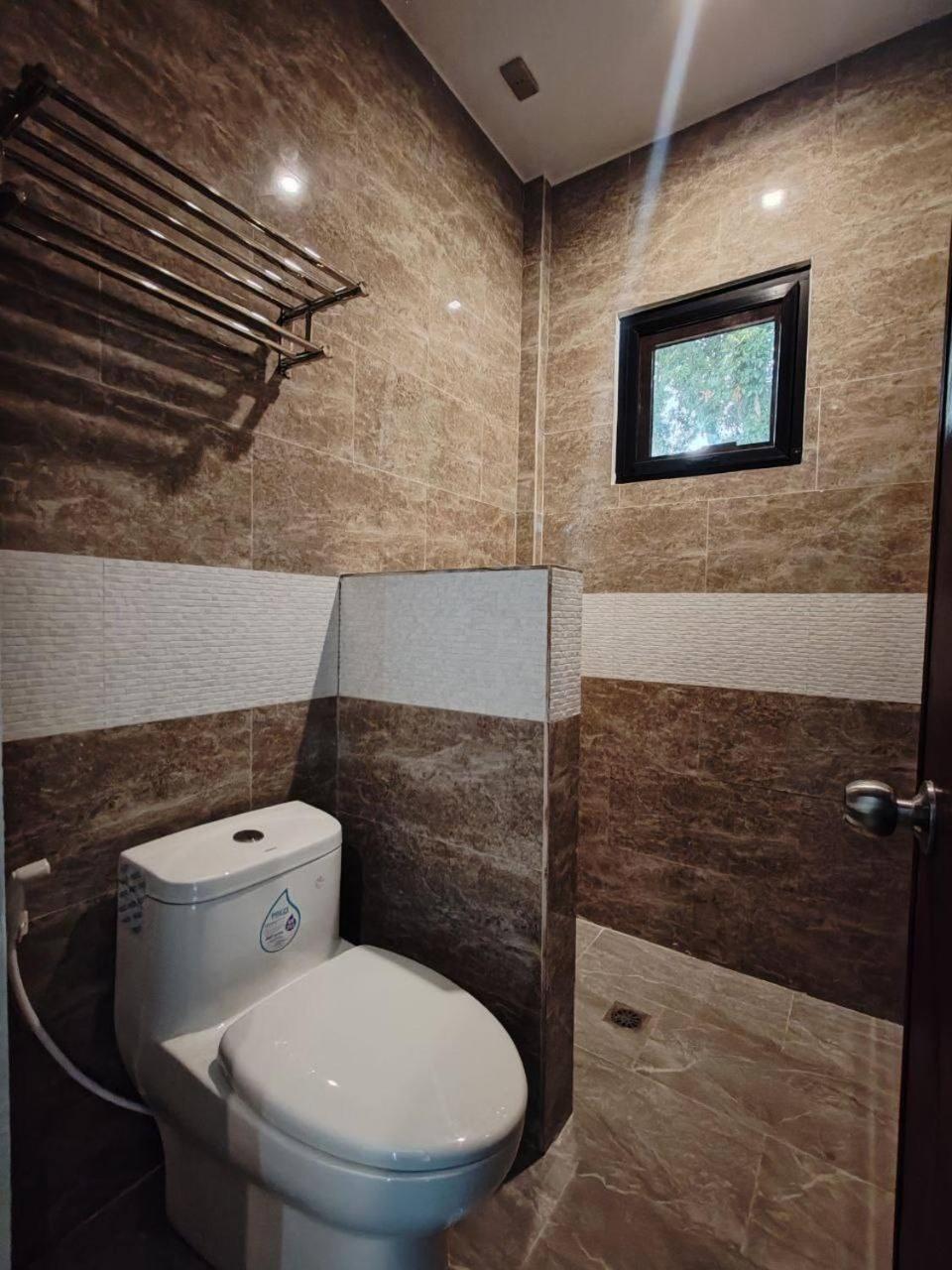 Wilson Hills Travelers Suites Сан Хуан Екстериор снимка